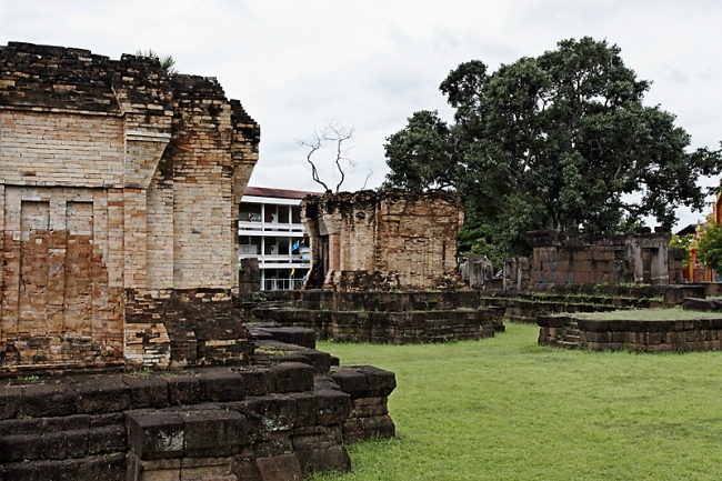 Prasat Sa Kamphaeng Yai-042